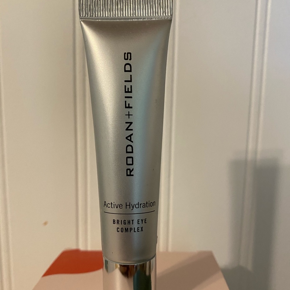 Rodan + Fields Active Hydration brightening serum